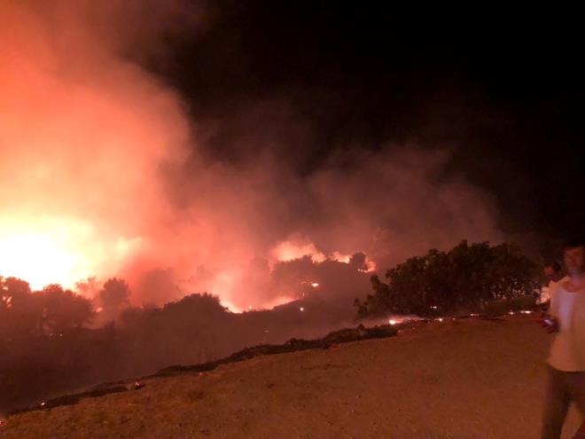 Ildr Mahallesi'nde otluk alanda henz belirlenemeyen nedenle kan yangn, zmir Bykehir Belediyesine bal ekipler ile zmir Orman Blge Mdrlne bal 5 arazz, 3 ilk mdahale aracyla yaplan almayla kontrol altna alnd.