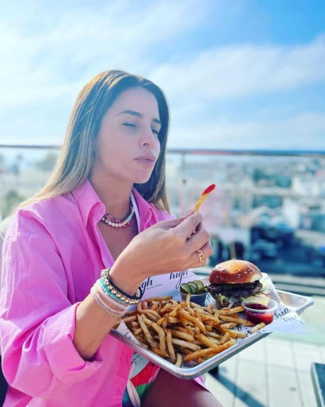 Pekin paylamn "Tatil Gn" notuyla takipilerinin beenisine sundu.