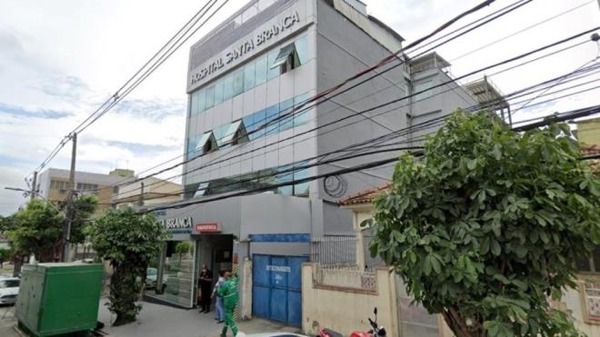 te yandan, polis, doktorun ve ekibinin kadnn baka bir salk birimine nakledilmesini engelledii ynndeki ikayeti aratrdn aklad.