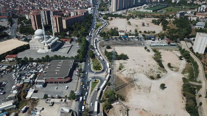stanbul Ataehir'de bulunan Erenky Gmrk Mdrl'nde, yurt dna kacak TIR'larn gmrk kontrolleri srasnda younluk olutu.