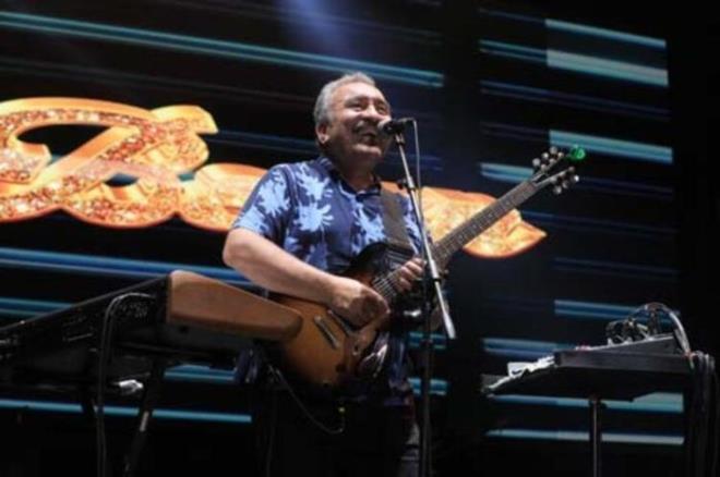 Bir sahnede buluan iki dev isim, iki efsane ark "Nikah Masas" ve "Gelin Olmu" ile hayranlarna zlenen taverna gecelerini de yaattlar.