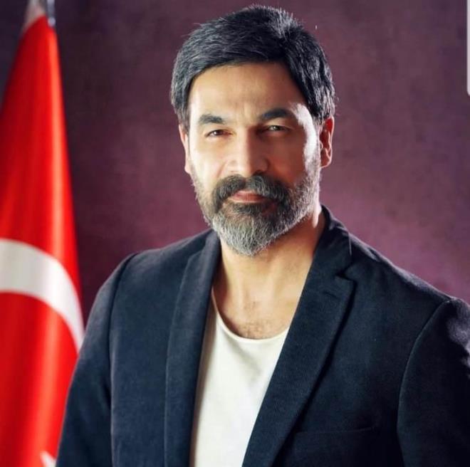 Sanat Uur Ilak, tm dnyay ilgilendiren tahl meselesine nclk ederek tahl pazarnn yolunu Trkiye zerinden aan Cumhurbakan Erdoan'a sosyal medya hesabndan u ifadelerle teekkr etti: