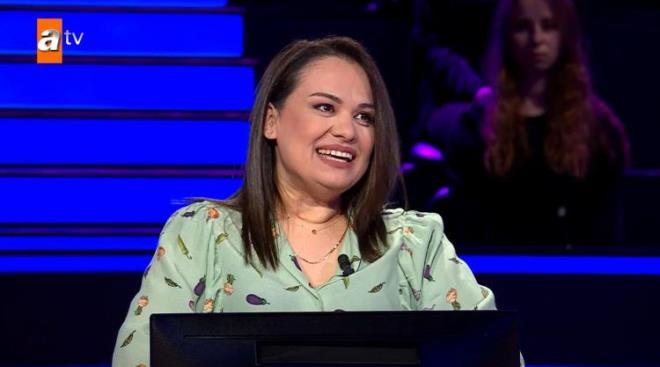 Gazilerimizi tarken abla efkatiyle ellerini tutuyordum ve onlara "Vatan size minnettar, ok seviyoruz, imdi topraklarmza gideceiz" dediim zaman tansiyonlar ve solunum saylar dzeliyordu. Bende gzlerimde kck bir yala onlara hep hizmet ettim" eklinde konutu.