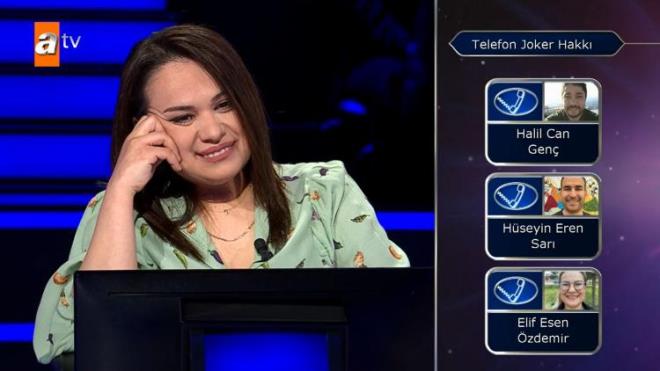 Arkadandan yardm isteyen Canan Hanm, joker hakkndan A kk Kzak yantn ald.