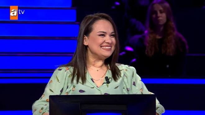 Yarmaya heyecanl bir giri yapan 41 yandaki Canan Esin Salam, Ankara Glhane Askeri Tp Fakltesi Mezunu. Evli ve bir kz ocuu sahibi olan Salam, meslek hayatndaki baarsyla izleyenlerden takdir toplad.