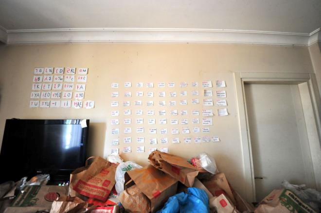 TEYZE ADLYEYE SEVK EDLD    Bu arada l Emniyet Mdrl Asayi ubesi ile Bursa Aile ve Sosyal Hizmetler l Mdrl'nn yapt aratrma sonras Kamuran Pnar A.'nn kz Esra Zeynep A. Bursa'da, Yasemin A.'nn olu Cem Muhammet A. ise Antalya'da annesinin yanndan alnarak koruma altnda tutulmas iin Aile ve Sosyal Hizmetler l Mdrlklerine teslim edildi.    Yeniden gzaltna alnan Kamuran Pnar A. adliyeye sevk edildi.