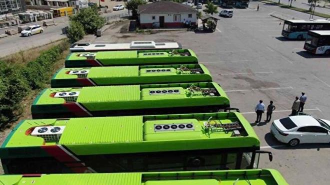 Elektrikli otobsler belirli bir sre Tekkeky-aramba Havaliman gzergahnda test sr yaptktan sonra yolcu tamaclna balayacak. Otobsler, Samsun cadde ve sokaklarnda eskort nclnde periyodik olarak deneme srlerini gerekletiriyorlar.