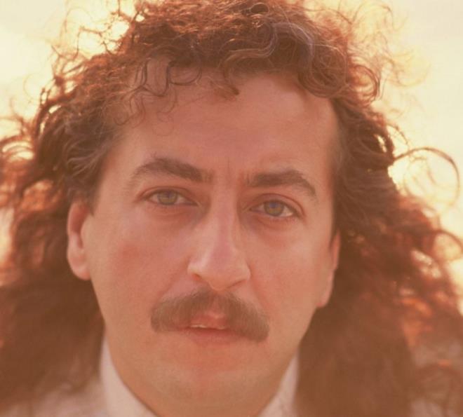 Trk pop mziinin usta isimlerinden lhan rem (67) yanda hayatn kaybetti. rem, bbrek rahatszl sebebiyle diyaliz tedavisi gryordu. hurriyet.com.tr'nin ulat ei Hansu rem, nl sanatnn hayatn kaybettiini dorulayarak "Eim melek oldu" dedi.