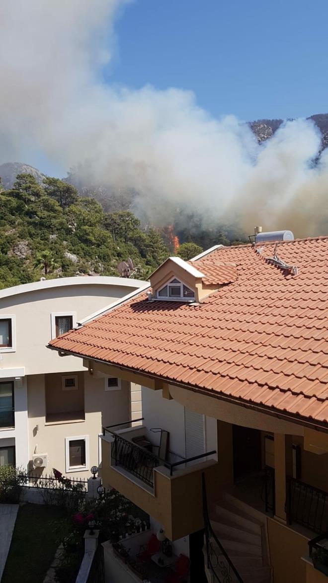 8 helikopter, 5 uak, 40 arazz ve ok sayda orman iisiyle mdahale edilen yangn 2 saatte kontrol altna alnd.