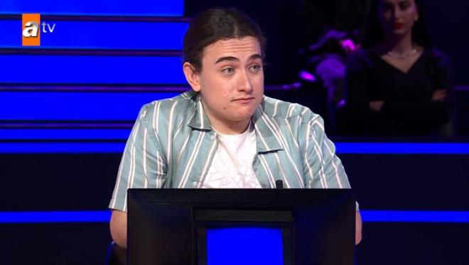 A kk ansz Olmak, B kk Gevezelik Etmek, C kk Merak Olmak ve D kk Uykusu Gelmek seenekleri arasnda ne yapacan bilemeyen yarmac uzun bir sre dnd.