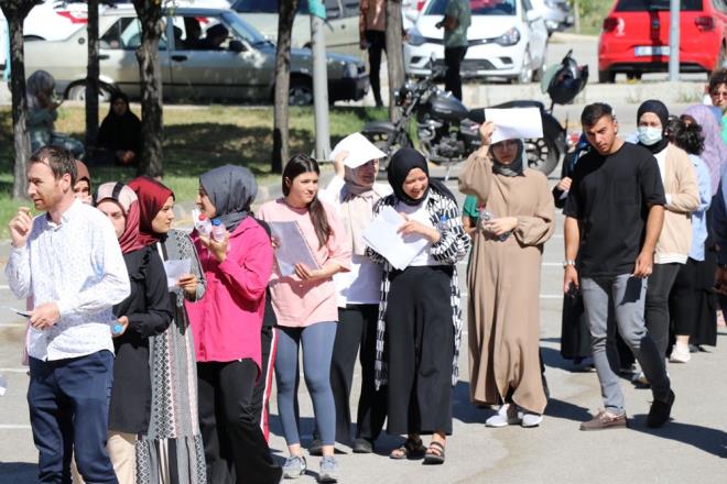 Snavn genel yetenek ve kltr oturumu sabah saat 10:15'de balad.