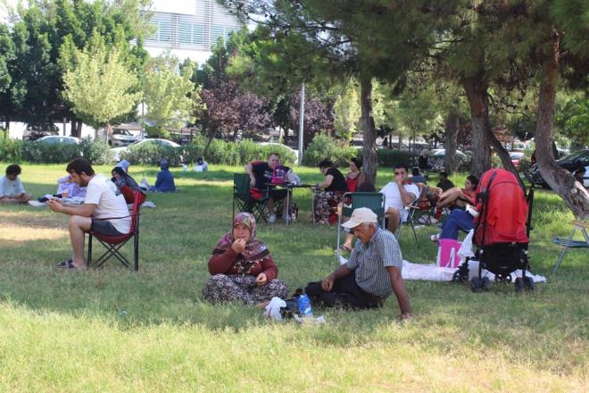 TEMEL SORU KTAPIKLARI VE CEVAP ANAHTARLARI YAYIMLANDI    Dier taraftan, SYM 2022-KPSS Lisans (Genel Yetenek-Genel Kltr ve Eitim Bilimleri) oturumlarnn temel soru kitapklar ve cevap anahtarlar yaymland.