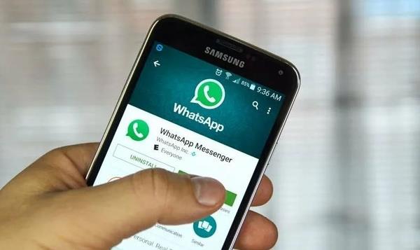 Yaanan bu aksakln bu almalarn sonucu ortaya kt tahmin ediliyor.      Dnyann en popler anlk mesajlama uygulamas WhatsApp'n dnya apnda yaklak 1,6 milyar kullancs var.