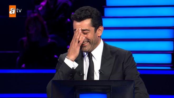 Rakamlar ve matematii ok sevdiini vurgulayan yarmac "Benim kafam parat gibi sadece aldnda alyor" szleriyle de Milyoner'de frtna estirdi.