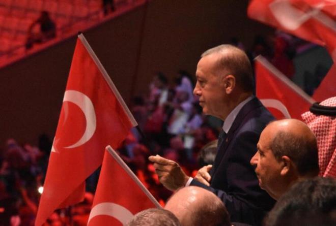 Cumhurbakan Recep Tayyip Erdoan'n deklarasyonuyla yarlar resmi olarak balad. Erdoan, ''5. slami Dayanma spor faaliyetlerini balatyorum. Tm emei geenleri, ahsm ve milletim adna tebrik ediyorum. Hayrl, uurlu olsun'' dedi.