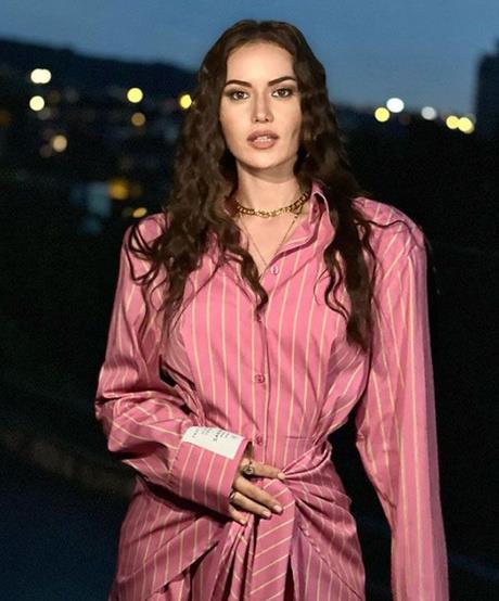 kinci ocuuna hamile olan ve son dnemlerde kt olaylar yaayan Fahriye Evcen'in olduka gergin olduu renildi.