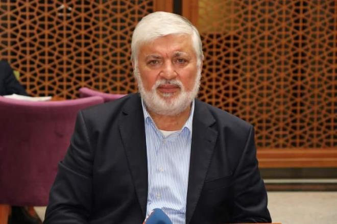 Prof. Dr. Faruk Beer de konuya dair arpc aklamalarn yaparken u ifadelere bavurdu:  <br>  "Mahrem demek, saygn demek. Sayg duyulmas gereken demek. Ayn zamanda haram demek. Herkesin bakaca, dokunaca, zerinde konuulaca olmayan demek. slamda kadn olsun erkek olsun, bir mahrem alan dediimiz alan vardr bu mahrem alan tesettrle de alakaldr."  <br>  Hibir snr olmayan insanlarn slam'daki mahremiyetle ilgili yaplan konumalarn edepsizlik  olduunu syleyen Beer, kadnn btnyle mahrem yani saygn olduunu ifade etti.  <br>  Ayn zamanda Beer, islami deerlerle alay edenlerin kendi hayatlarnda hibir saygnlnn olmadn da aklamalarna ekledi.