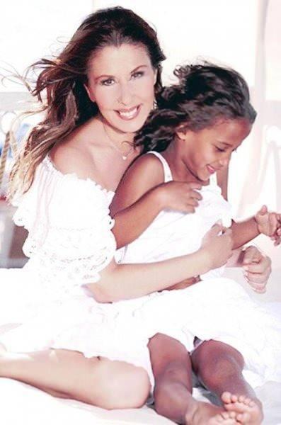 Nilfer liseden mezun olan kznn kepli fotorafn Instagram'da paylamt.Altna u notu dt: