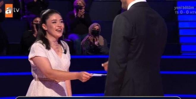 Baarl bir performans sergileyen yarmac, istedii soruya kadar ulat ve doru cevab verdi.