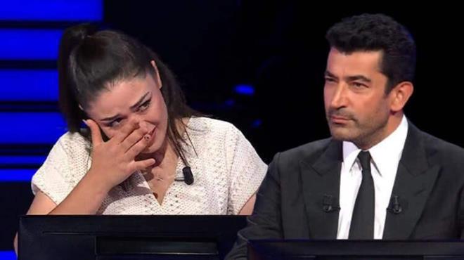 'Kim Milyoner Olmak ster' yarmasnda son blmde yine unutulmaz anlar yaand. Yaynlanan bu blmde Elif Trk'n hikayesi programa damga vurdu. Yarmac ameliyat iin istedii soruya kadar ulanca gzyalarna hakim olamad.