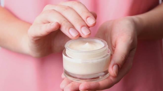 rn kprm m ona da baksnlar, rnn kvam deiik olabiliyor. Krem bazen alta ker, stte sv kalyor. Bunlarn olmamas lazm, rn tek kvamda olmas lazm.