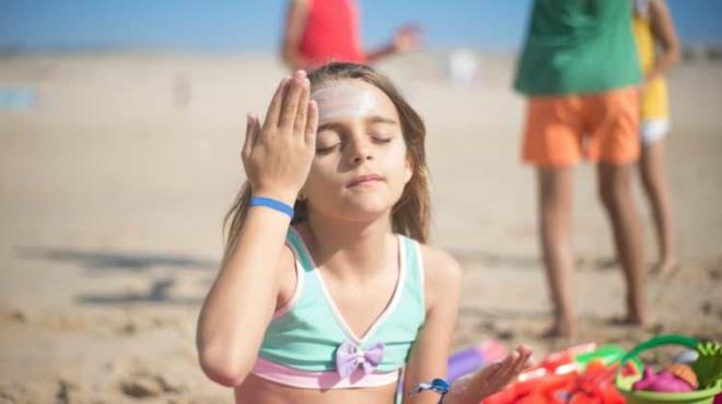 Sahte gne kremlerinin satnn artmasyla ilgili uyarda bulunan stanbul niversitesi-Cerrahpaa Tp Fakltesi Bahekimi Dermatolog Prof. Dr. Zekayi Kutlubay,