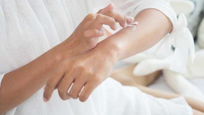 Kremin rengine baksnlar, renginde bir deiiklik var m? Renginde bir bozukluk var m? Bir ka farkl renkten mi oluuyor? bunlara baksnlar.