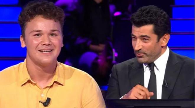 Yaynland gnden beri her blmyle milyonlar ekran bana kilitleyen 'Kim Milyoner Olmak ster' yarmasnda ilgin anlar yaand. Dn yaynlanan blmnde tp rencisi Kerem Dinsoy 200 bin TL'lik soruda yapt hamleyle gndem oldu. te Milyoner'de damga vuran o an....