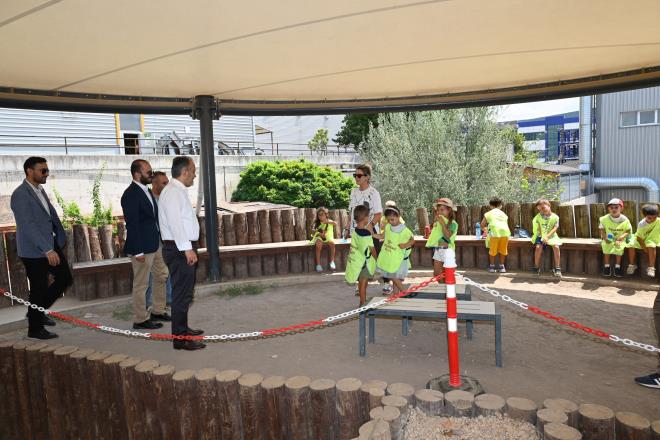 Birbirinden renkli etkinlikler<br>Tarihi ve kltrel miras almalar kapsamnda 8500 yllk Arkeopark?tan 2300 yllk Bitinya surlarna, 700 yllk Osmanl eserlerinden Cumhuriyet dnemi sivil mimarlk rnei yaplara kadar her alanda nemli almalara imza atan Bykehir Belediyesi, ehrin tarihi deerini lke vitrinine karacak bir etkinlie daha imza atmaya hazrlanyor. ehir tarihinin daha geni kesimler tarafndan bilinmesi ve ziyaret edilmesini amalayan Bykehir Belediyesi, 13-14 Austos tarihlerinde Arkeofest 2022?yi dzenliyor. ehir iinden ve ehir dndan birok arkeoloji meraklsn buluturacak olan festivalde, her yatan ve gruptan ziyaretiye hitap edecek etkinlikler yer alacak. Kilden mlek yapm, fosil kolye yapm, yontma tatan alet yapm, sepet yapm, demir dvme, ok atma, minyatr kerpi ev uygulamas, balon dinozor, mandal kukla, tekstil bask, mleki ark, atlak yumurta ile kt atlyesi, boyama, mozaik, sikke basm, restorasyon, Hitit ivi yazs atlyesi gibi faaliyetlerle katlmclar keyifli bir gn geirecek.