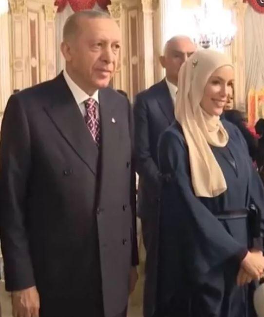 zelik, hesaplar Polise bildirdiini ve ilemlerin balatldn da belirtti.