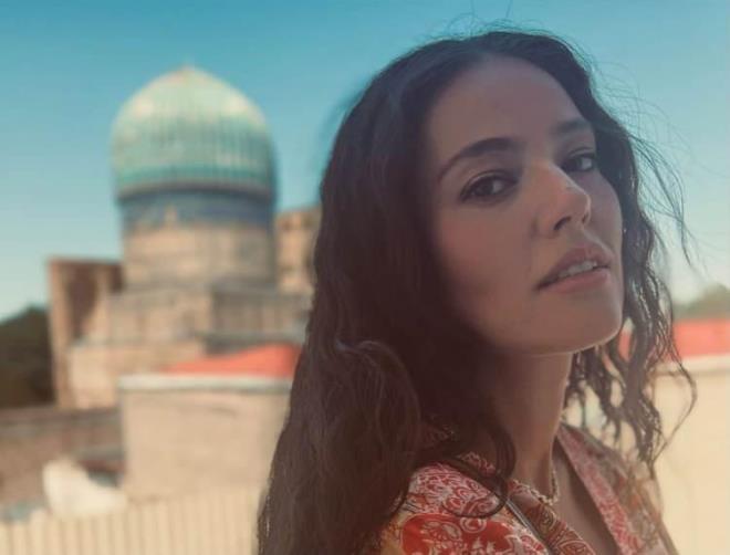 Barollerinden Oktay Kaynarca ve Pelin Akil'i greceimiz dizinin oyuncu kadrosunda gl isimler yer alyor. Kaynarca'nn Cezayir karakterine hayat verecei dizide aksiyonu yksek sahneler yer alyor.