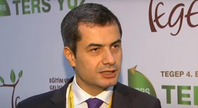 1967 ylnda Erzurum'da dnyaya gelen mer Cenker Ilcal, evlidir ve uzun yllardr doktorluk yapmaktadr.