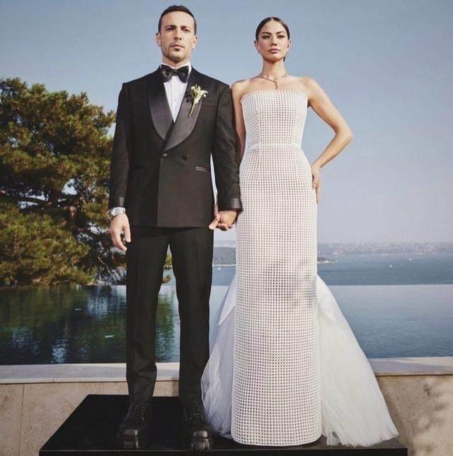 Demet zdemir tam 3 gelinlik giyerek 4 milyonluk dne damga vurdu.