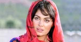 oray, son olarak Instagram hesabndan tatil pozunu takipilerinin beenisine sundu.