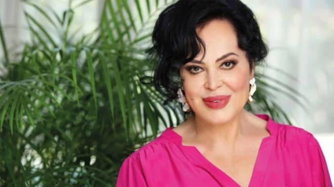 Trk sinemasnn efsane isimlerinden biri olan ve Sultan lakabyla bilinen usta sanat Trkan oray son paylamyla sosyal medyada olay oldu. 20 kilo verdikten sonra ve yaptrd Fransz asks inanlmaz deiim yaayan oray tatil yapt anlardan bir fotorafn Instagram hesabndan yaynlad.