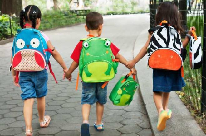 ocuklarn antalar kendilerinden byk olmamal ve bol taklmamal. Srt antas srttan ve omuzdan yk kavrad iin tam srtna oturan antalar almaya aln.