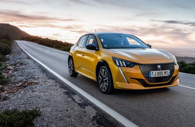 ki sra birden gerileyen Peugeot 208 ise 16.423 adet satld.