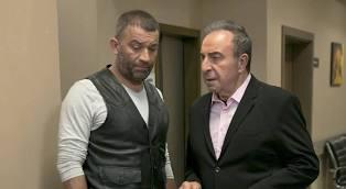 Kanal D'nin fenomen haline gelen dizisi Arka Sokaklar'da ok ayrlk. Balad gnden bu yana dizide barol paylaan dizinin 'Mesut Komiser'i nl oyuncu evket oruh, sosyal medya hesabndan kt haberi verdi. Arka Sokaklar'da 16 sezon boyunca 632 blmde de grev alan evket oruh, 'Hoa Kal Mesut' balkl veda yazsnda diziden neden ayrldn da aklad.