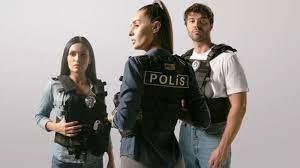 17. sezonu iin hazrlanan 'Arka Sokaklar' dizisine Cansn ekili, Batuhan Eki, Sebahat Kuma, Cem Uan ve Nuray Hseynova gibi yeni isimler katld. Zafer Ergin,  zgr Ozan, Oya Okar, lker nanolu ve Ozan obanolu da dizideki rollerine devam edecek.