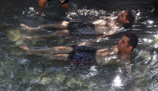 Kangal ilesine 10 kilometre uzaklkta bulunan, sedef hastalna iyi geldii belirtilen Balkl Kaplca, rahatszlklarna ifa arayanlar arlyor. Kaplcann, selenyumlu suyu ve iinde yaayan balklarla bata sedef hastal olmak zere baz hastalklar tedavi edici zellii olduu belirtiliyor.