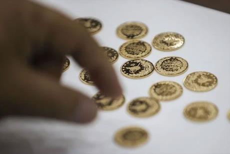 Memi, "Piyasada bulunun eski reat altnlar hurdaya atacaklar ve burada zararlar olmayacak. Ayn ekilde vatandalarda elinde bulunan Reat altnlar kuyumculardan farkn vererek deitirebilirler? ifadelerini kulland. Memi yle devam etti: