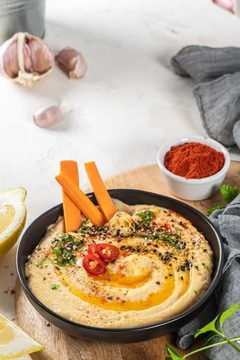 HAVU VE TAHN KLSN BERABER TKETN  <br>   Havu yaklak yzde 10 karbonhidrat ierir, niasta, ve liflerden oluur. Ayrca dk glisemik indekse sahiptirler ve beta karoten formundaki A vitamini, K vitamini, B vitaminleri ve potasyum asndan zengindirler. Susam ya olarak da bilinen tahin, kalsiyum bakmndan yksektir ve itahnz ve kalori almnz azaltarak kilo vermenize yardmc olabilir.