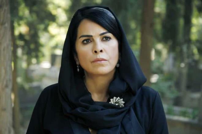 Sette, ekim arasnda dezenfekte amal eline yzne kolonya srnce nl oyuncu neye uradn ard. Kulland kolonya bir sre yzne alerji yapnca kzarklk ve iliklerin olumasna sebep oldu.