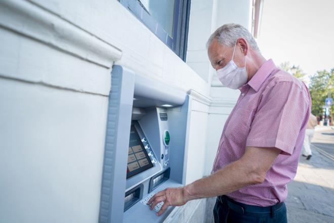 HALKBANK EMEKL PROMOSYONU    Halkbank, 1500 TL altnda emekli maa alanlara 500 TL, 1500 TL ile 2500 TL arasnda emekli maa alanlara 625 TL, 2500 TL zerinde emekli maa alanlara ise 750 TL tutarnda promosyon demesi veriyor.