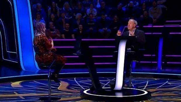 Dnyann en ok kazandran bilgi yarmas Kim Milyoner Olmak ster, her hafta birbirinden ilgin soru ve yarmaclarla izleyenleri ekran bana kilitliyor. Sanattan spora, matematikten tarihe kadar pek ok alanda sorularn yer ald yarma pek ok lkede byk merak uyandryor.