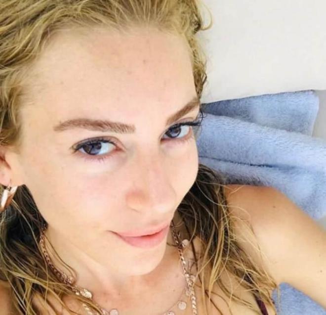 Sinem Kobal ve Kenan mirzalolu hastane k grntlendi.