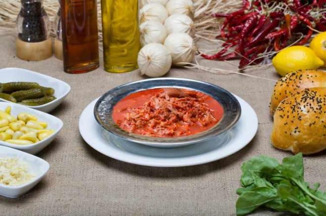 Grip, nezle gibi solunum yolu hastalklar iin ifa kayna olmaktadr. yilemesini hzlandrmaktadr.    Metabolizmann hzlanmasna yardmc olan beyran orbas zayflama konusunda etkili olmaktadr. Uzun sre tok kalmay salamaktadr.    erisinde bol miktarda sarmsak bulunmaktadr. Bunun sayesinde kalp hastal ve damar tkankl gibi rahatszlk problemleri iin ifal olmaktadr.