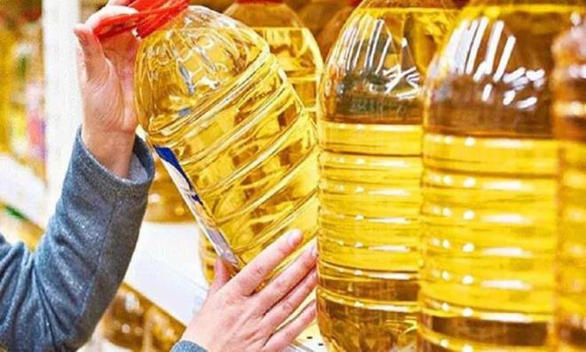 Ancak biz, mmkn mertebe, tercihimiz olduu noktalarda plastiklerle temas etmeyen gdalar tercih ederek ie balayabiliriz. rnein tenekede ya da plastik ielerde bulunan yalar yerine cam ielerde muhafaza edilmi yalar, ayn ekilde camda muhafaza edilmi stleri ve sular tercih edebiliriz.