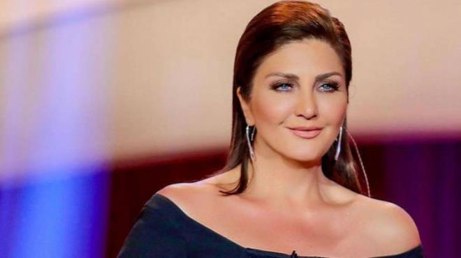 nl arkcnn ikamet ettii stanbul Beykoz'daki evine sk sk gelen saplantl bir hayran, evrede byk tedirginlie sebep oldu.