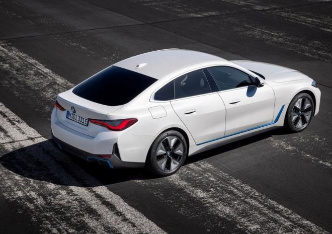 BMW    BMW i4 eDrive40 M Sport Otomatik - 340 bg - 2.355.000 TL